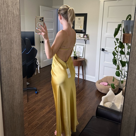 Never worn Zara wedding guest dress - Picture 2 of 3
